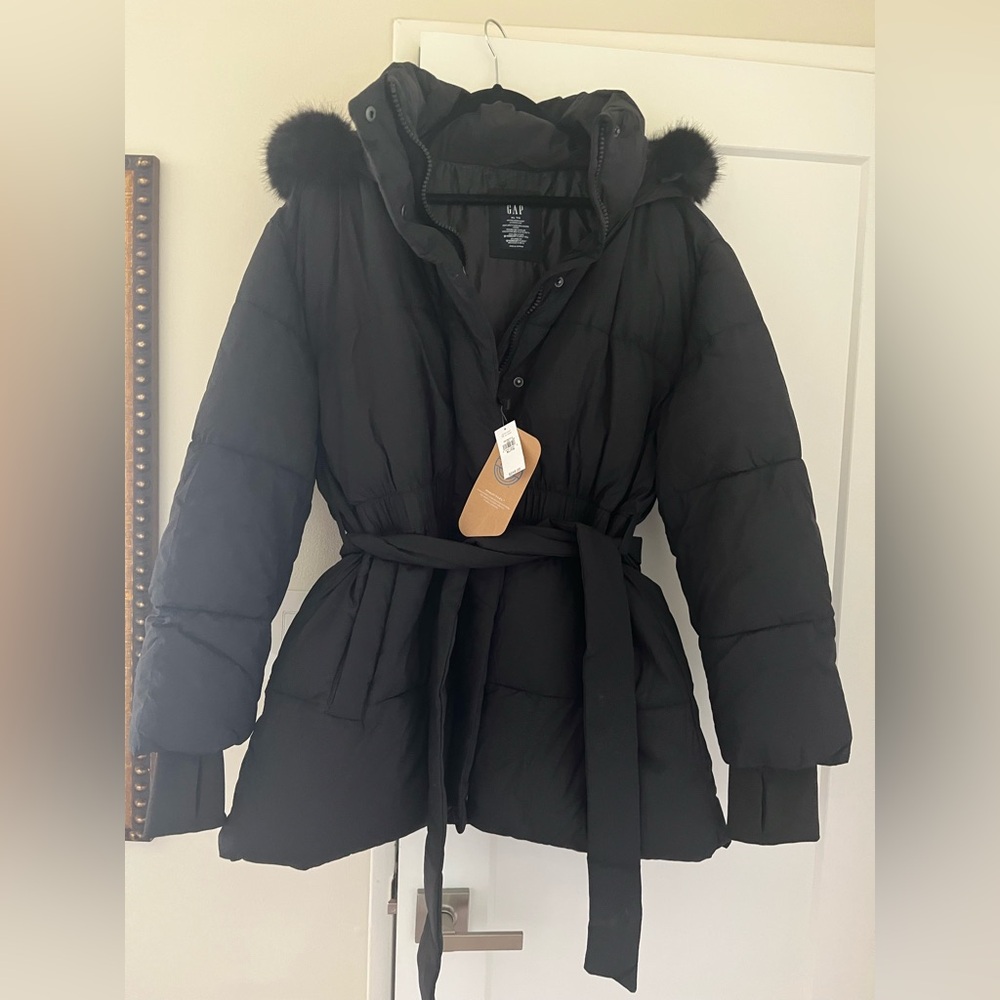 Women's GAP Black Puffer Jacket nwt with faux fur hood